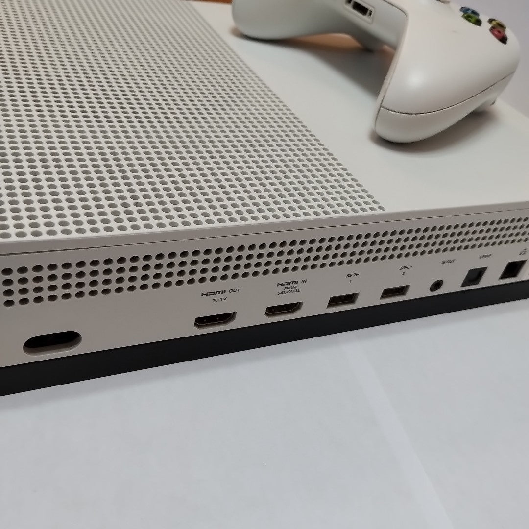 CONSOLA DE VIDEOJUEGO MICROSOFT XBOX ONE S 1 TB (SEMINUEVO)