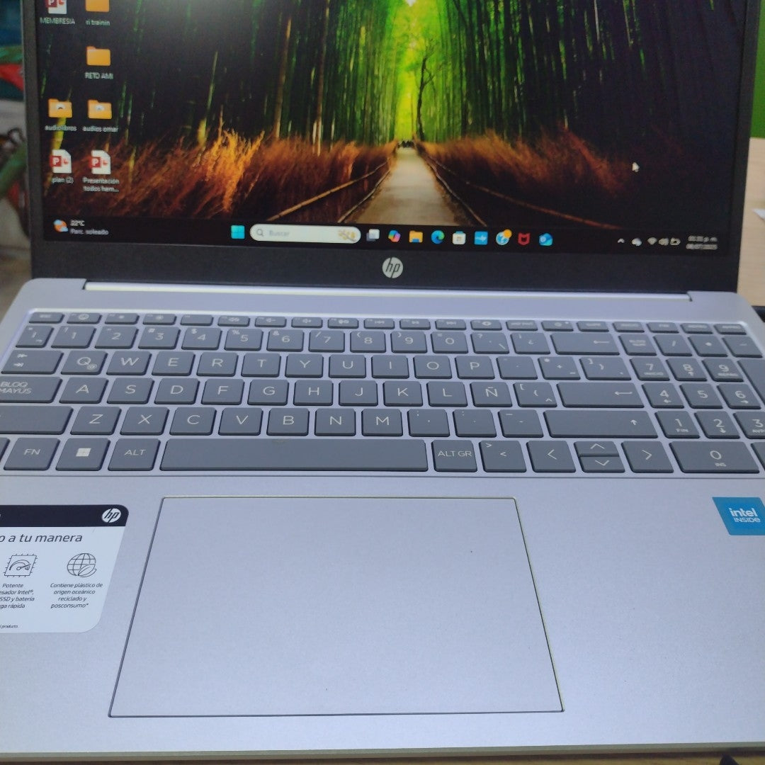 LAPTOP HP 15-FD0037LA  (2024) 512 GB SSD 8 GB RAM (SEMINUEVO)