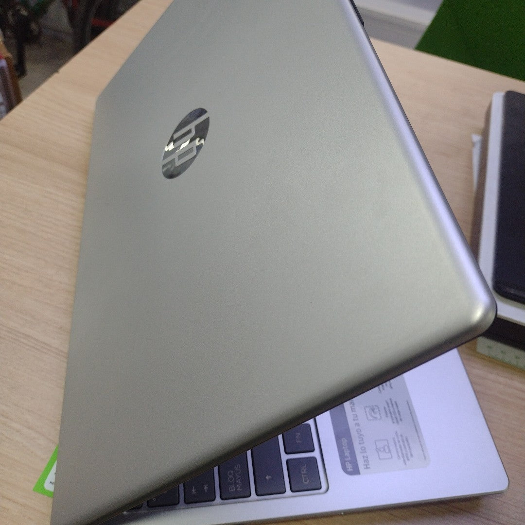 LAPTOP HP 15-FD0037LA  (2024) 512 GB SSD 8 GB RAM (SEMINUEVO)