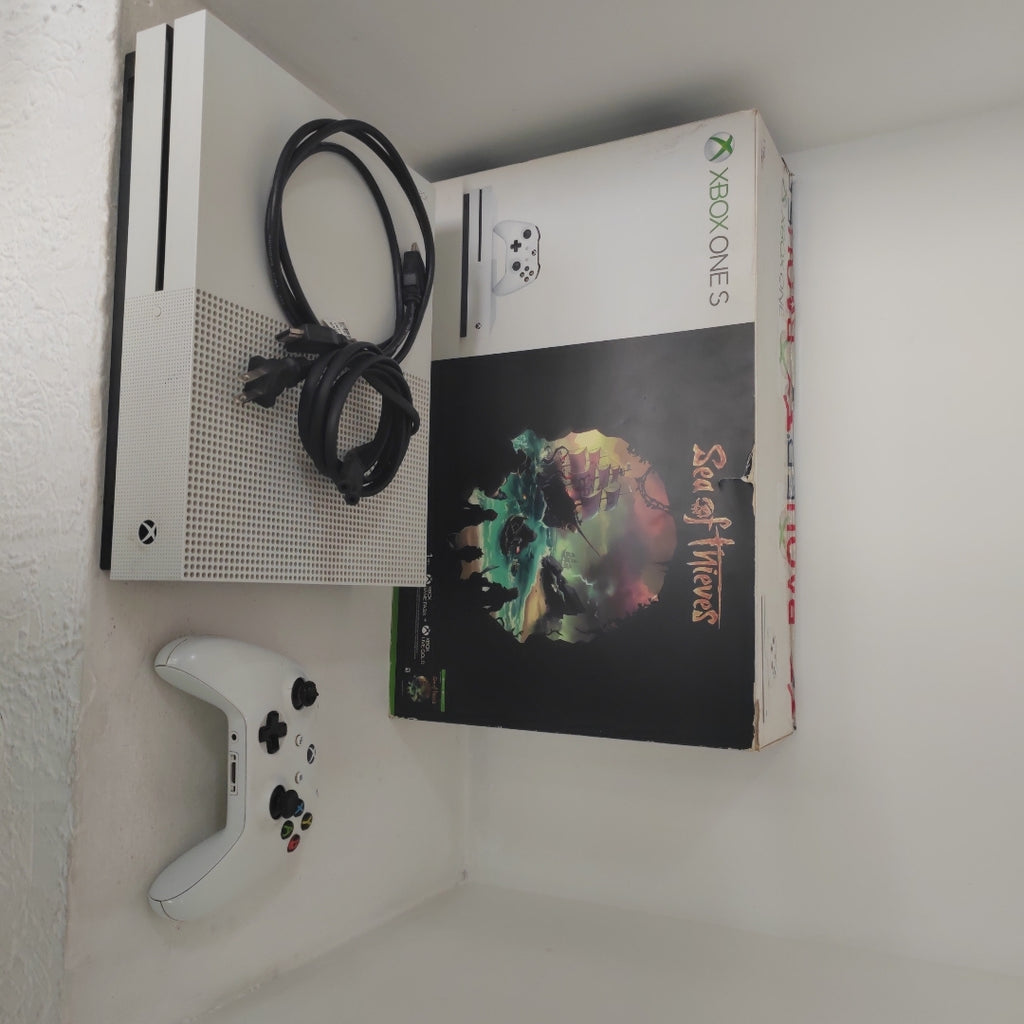 CONSOLA DE VIDEOJUEGO MICROSOFT XBOX ONE S 1 TB (SEMINUEVO)