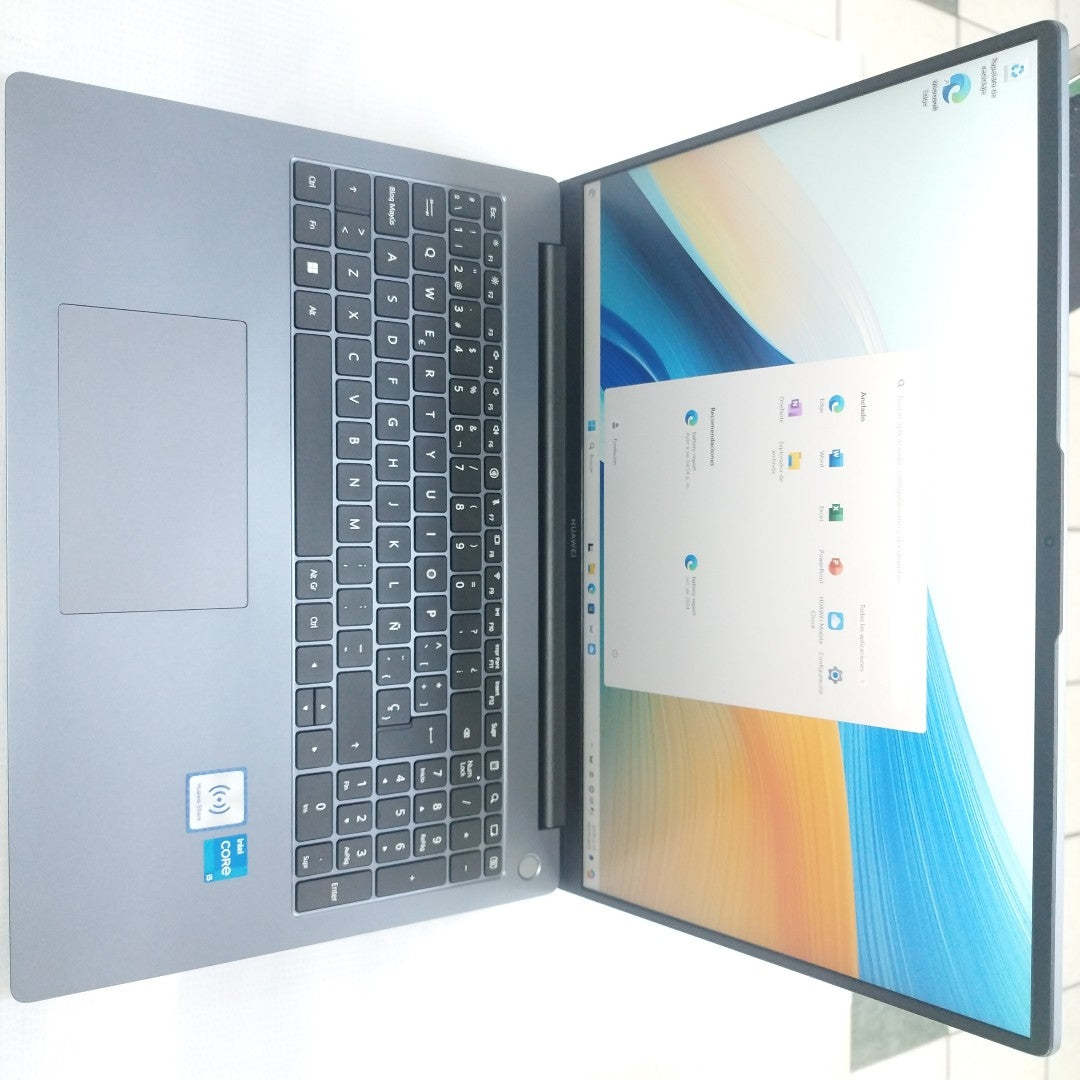 LAPTOP HUAWEI MATEBOOK D16 MCLG-X (2024) 1 TB SSD 16 GB RAM (SEMINUEVO)