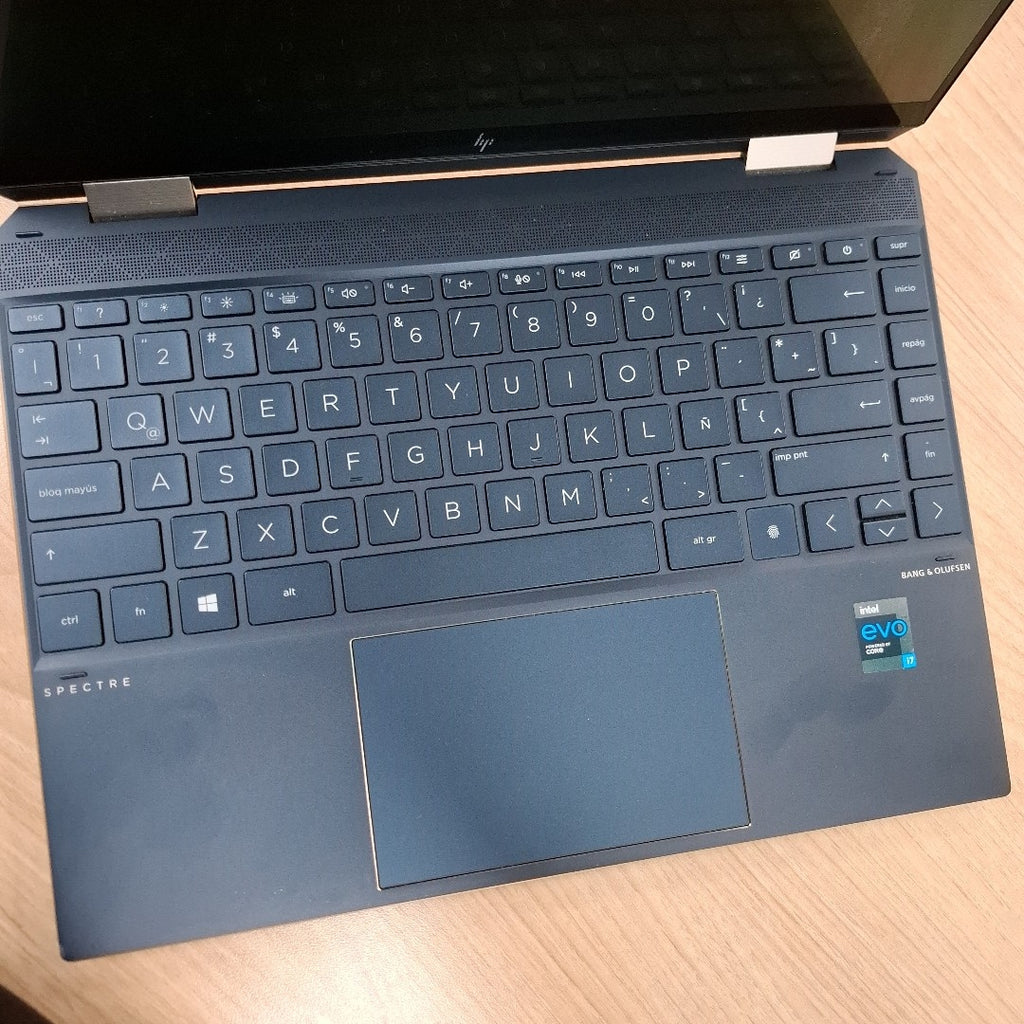 LAPTOP HP SPECTRE X360 14-EU0013DX (2 EN 1) (2024) 1 TB SSD 16 GB RAM (SEMINUEVO)