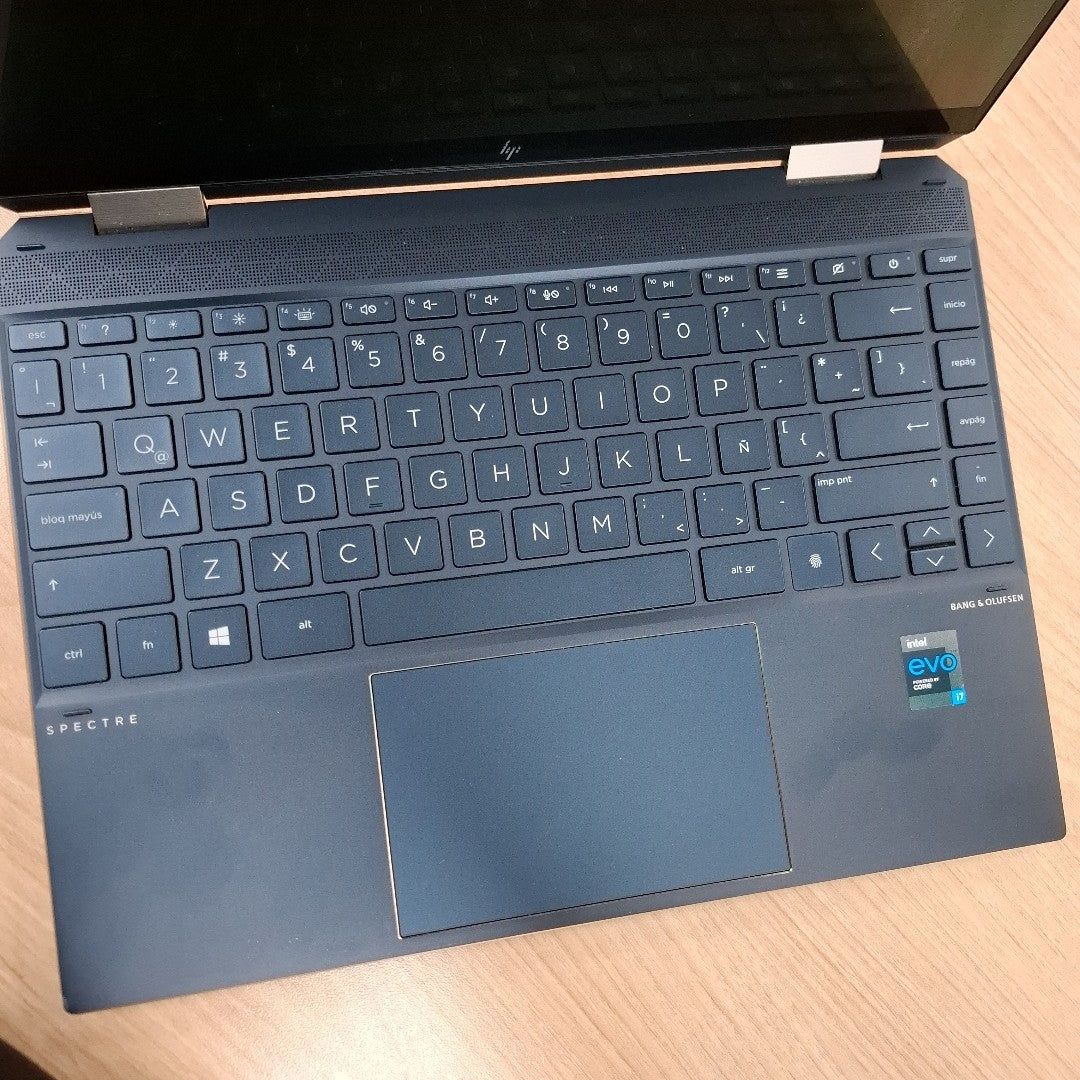 LAPTOP HP SPECTRE X360 14-EU0013DX (2 EN 1) (2024) 1 TB SSD 16 GB RAM (SEMINUEVO)