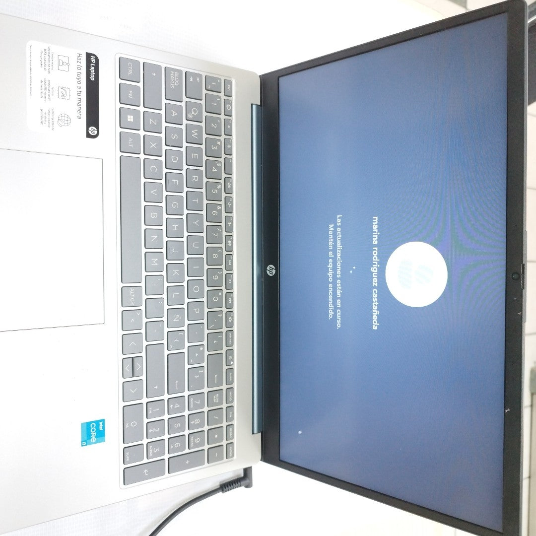 LAPTOP HP 15-FD0000LA (2024) 512 GB SSD 8 GB RAM (SEMINUEVO)