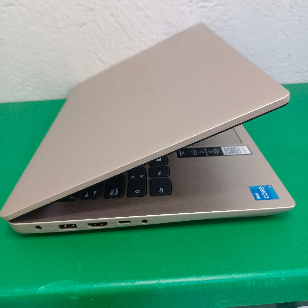 LAPTOP LENOVO IDEAPAD 3 14ITL6 (2023) 1 TB + 256 GB SSD 8 GB RAM (SEMINUEVO)