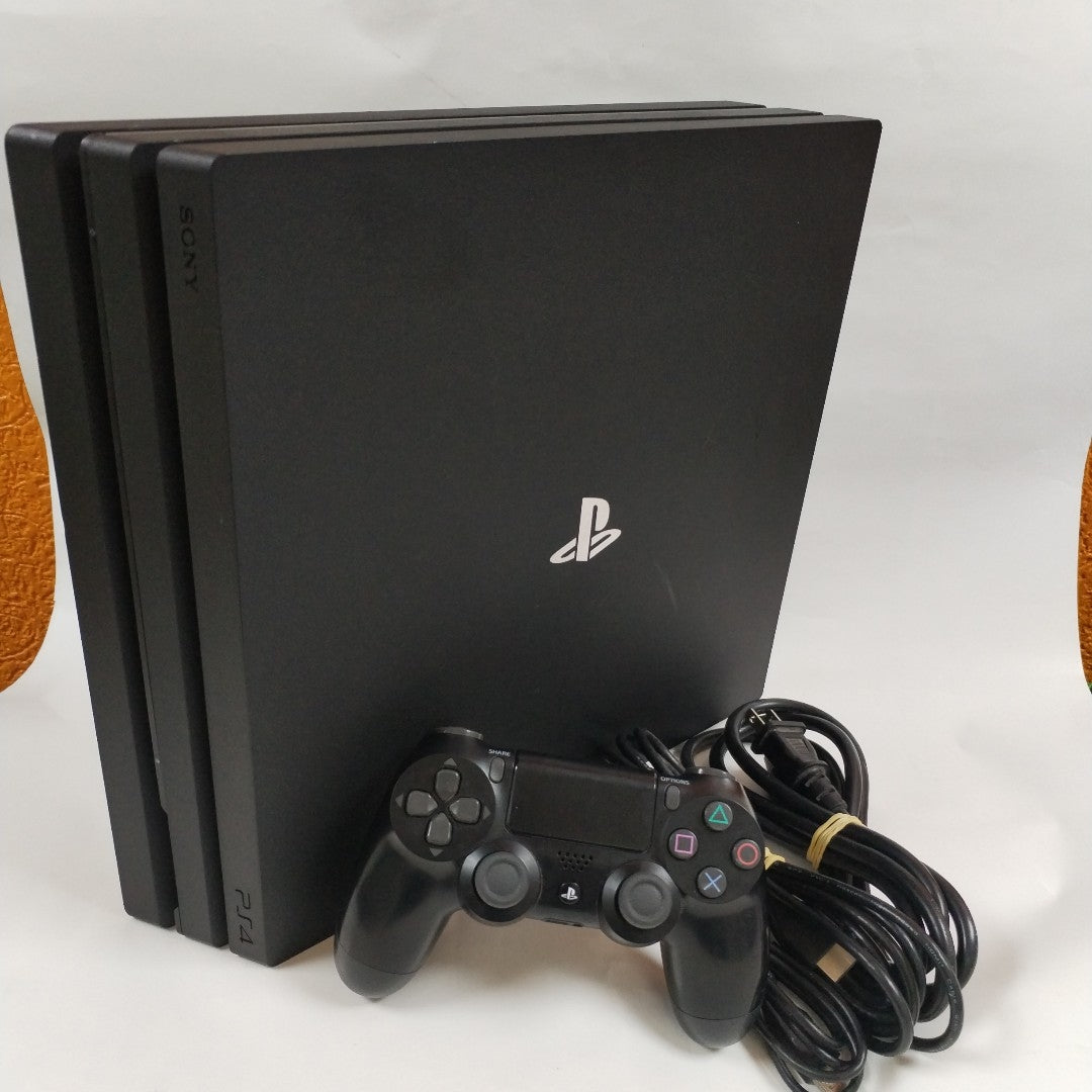 CONSOLA DE VIDEOJUEGO SONY PS4 PRO 1 TB (SEMINUEVO)