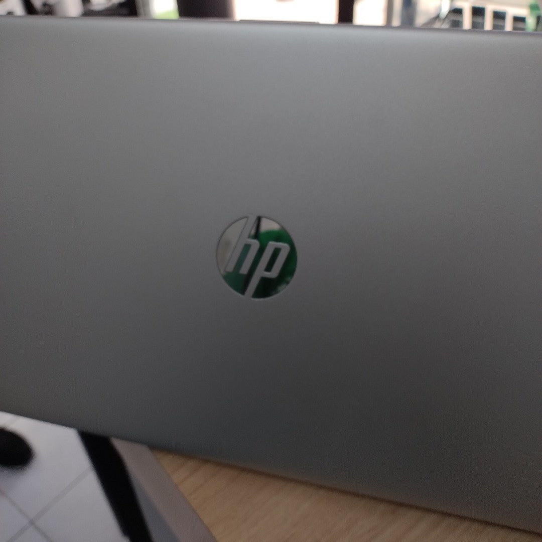 LAPTOP HP 15-EF2519LA (2022) 512 GB SSD 8 GB RAM (SEMINUEVO)