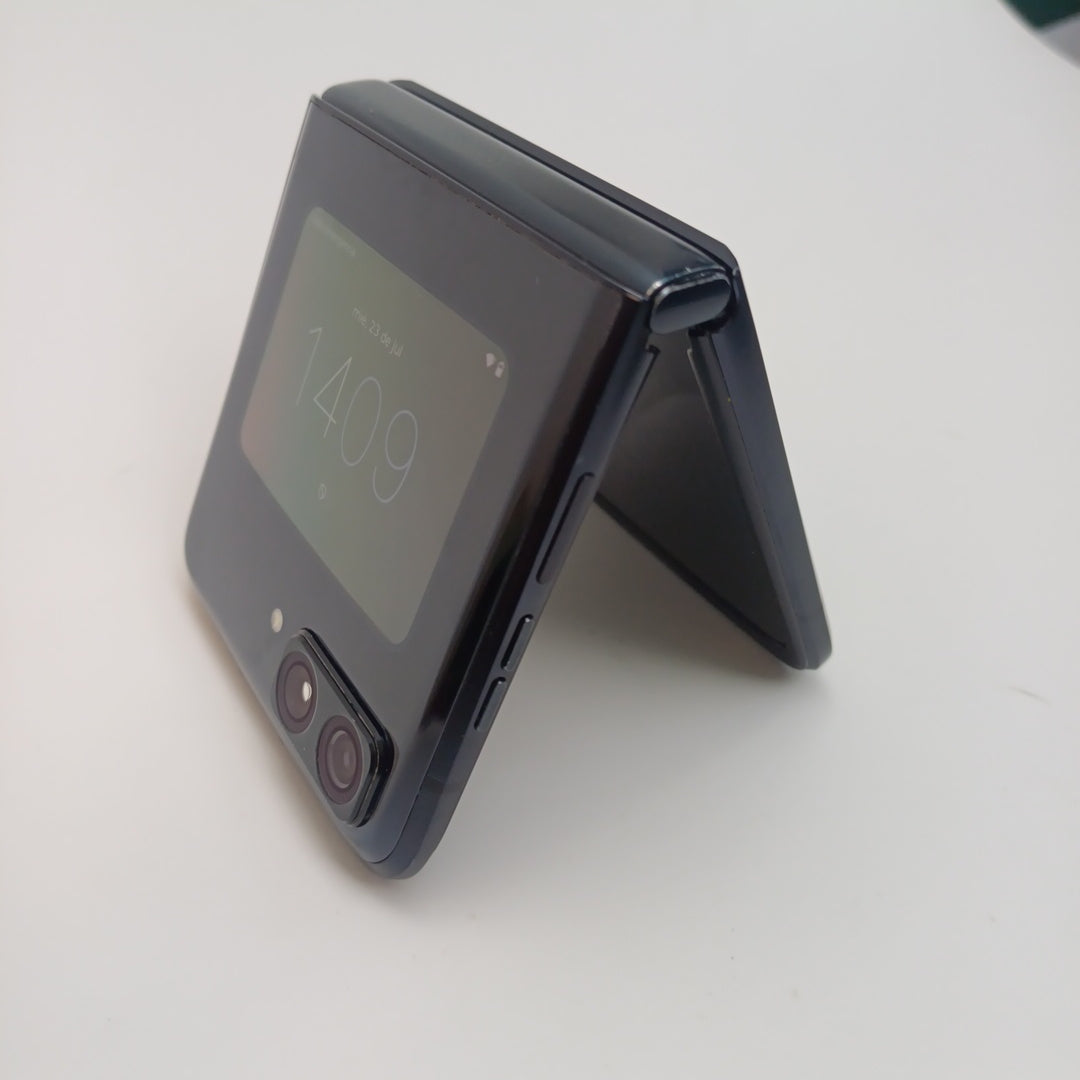 CELULAR MOTOROLA RAZR 22 XT2251-1 512 GB 12 GB RAM (SEMINUEVO)