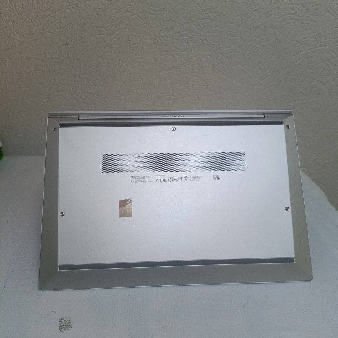 LAPTOP HP ELITEBOOK 840 G8 (2023) 256 GB SSD 16 GB RAM (SEMINUEVO)