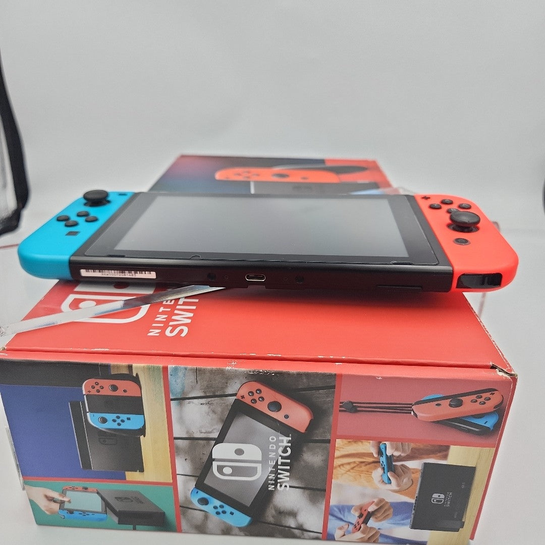 CONSOLA DE VIDEOJUEGO NINTENDO SWITCH 1.1 32 GB (SEMINUEVO)