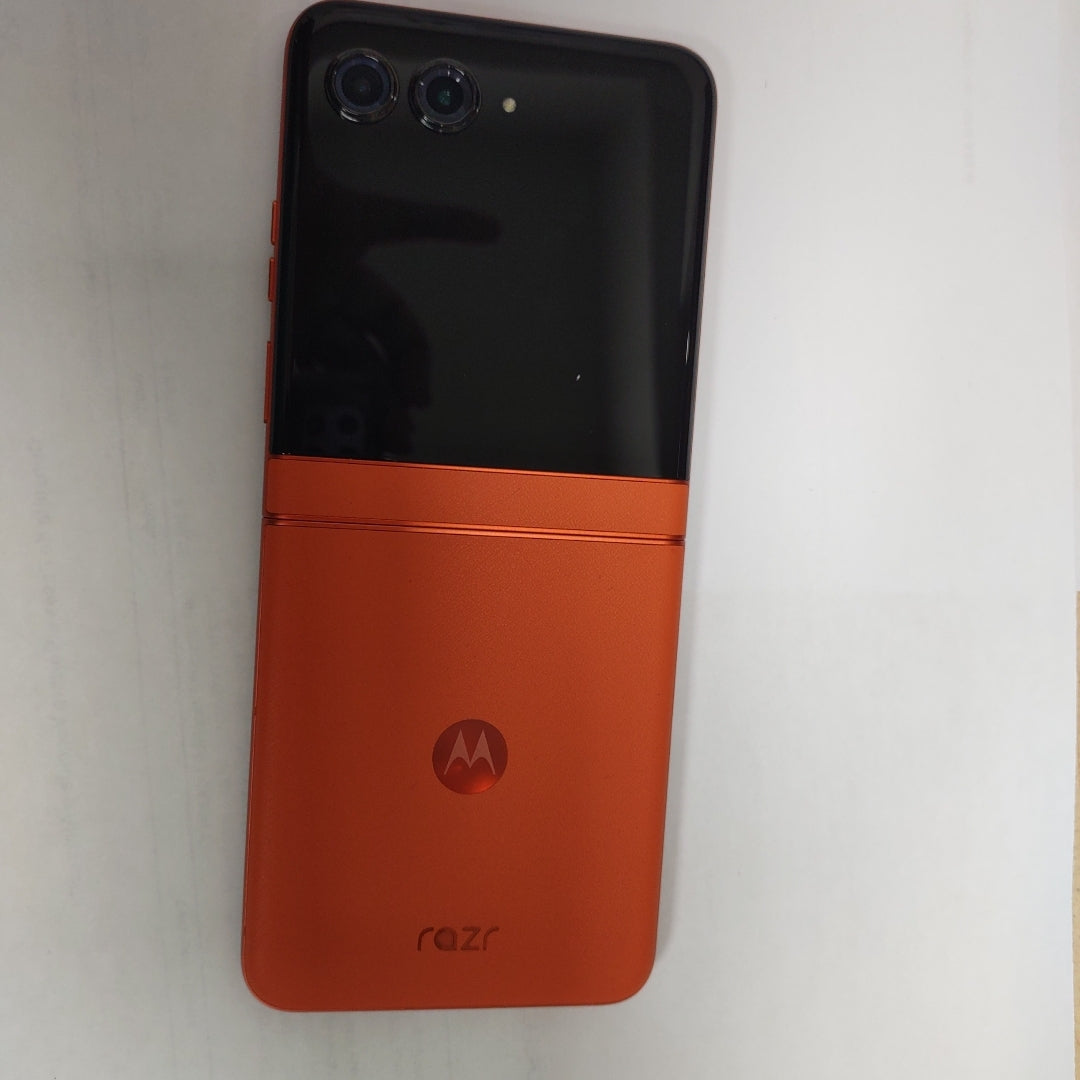 CELULAR MOTOROLA RAZR 50 5G XT2453-1 512 GB 12 GB RAM (SEMINUEVO)