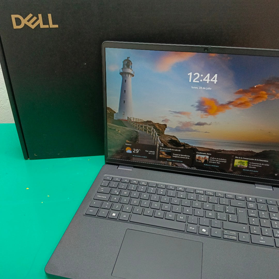 LAPTOP DELL PRO 16 (2025) 256 GB SSD 8 GB RAM