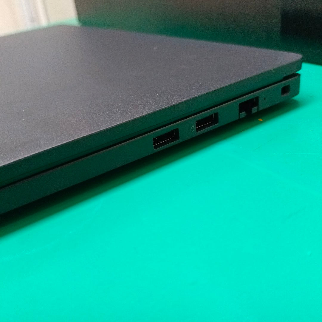LAPTOP DELL PRO 16 (2025) 256 GB SSD 8 GB RAM
