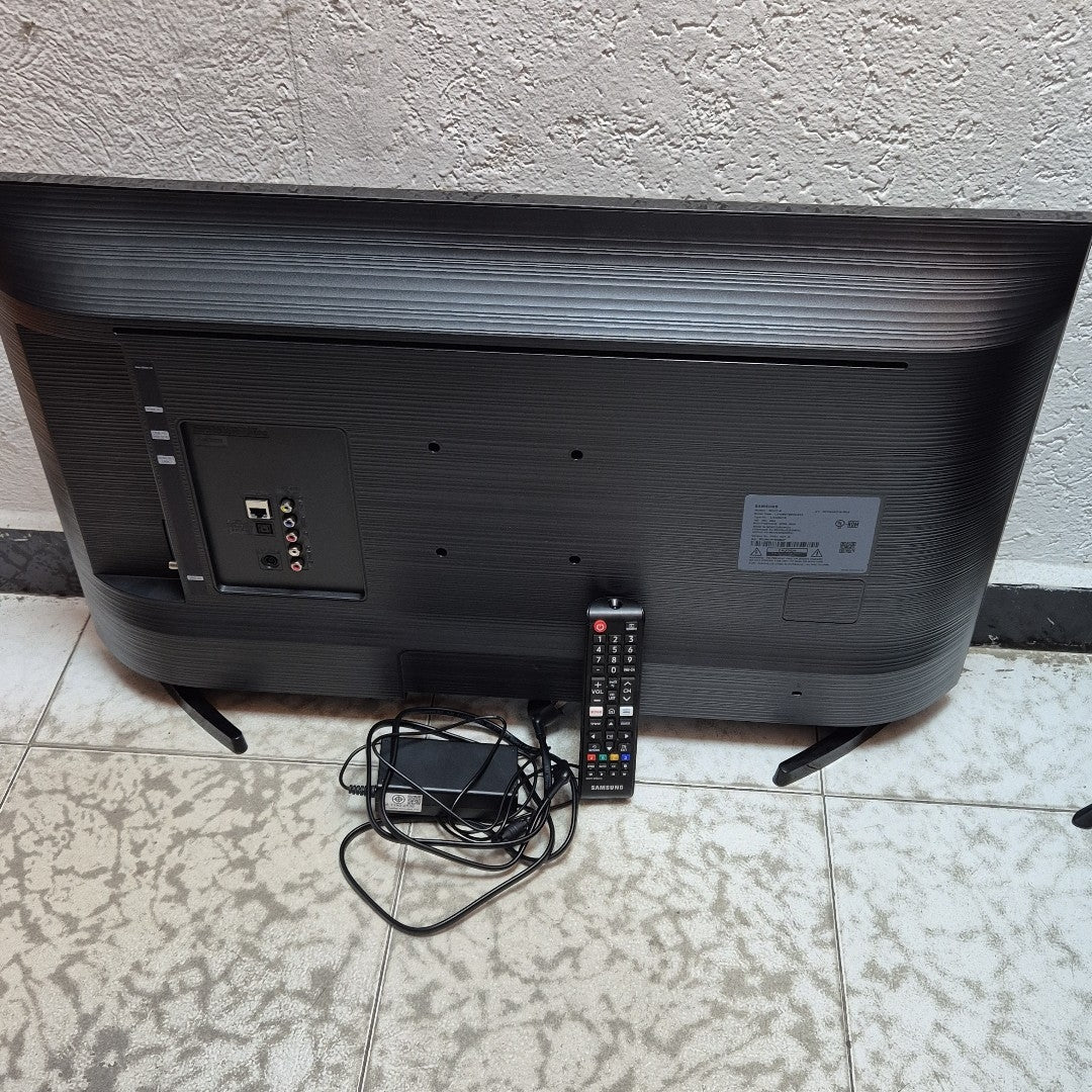 PANTALLA SAMSUNG BE32T-B (2025) 32" LED HD (SEMINUEVO)