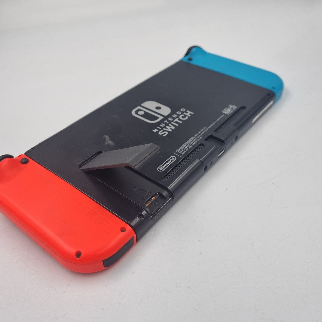 CONSOLA DE VIDEOJUEGO NINTENDO SWITCH 32 GB (SEMINUEVO)