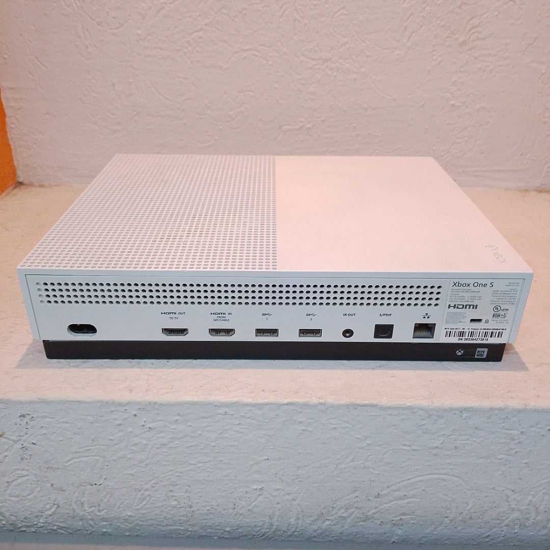 CONSOLA DE VIDEOJUEGO MICROSOFT XBOX ONE S 500 GB  (SEMINUEVO)