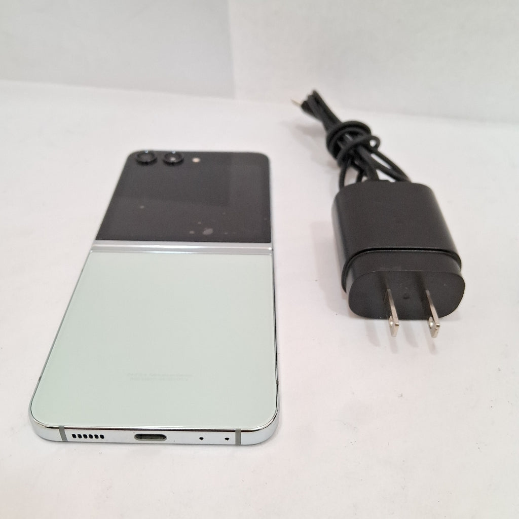 CELULAR SAMSUNG GALAXY Z FLIP 5 SM-F731B (2023) 512 GB 8 GB RAM (SEMINUEVO)