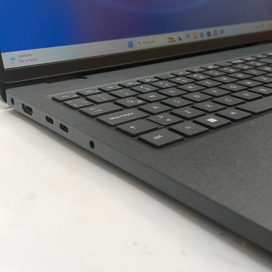 LAPTOP DELL PRO 16 (2025) 256 GB SSD 8 GB RAM