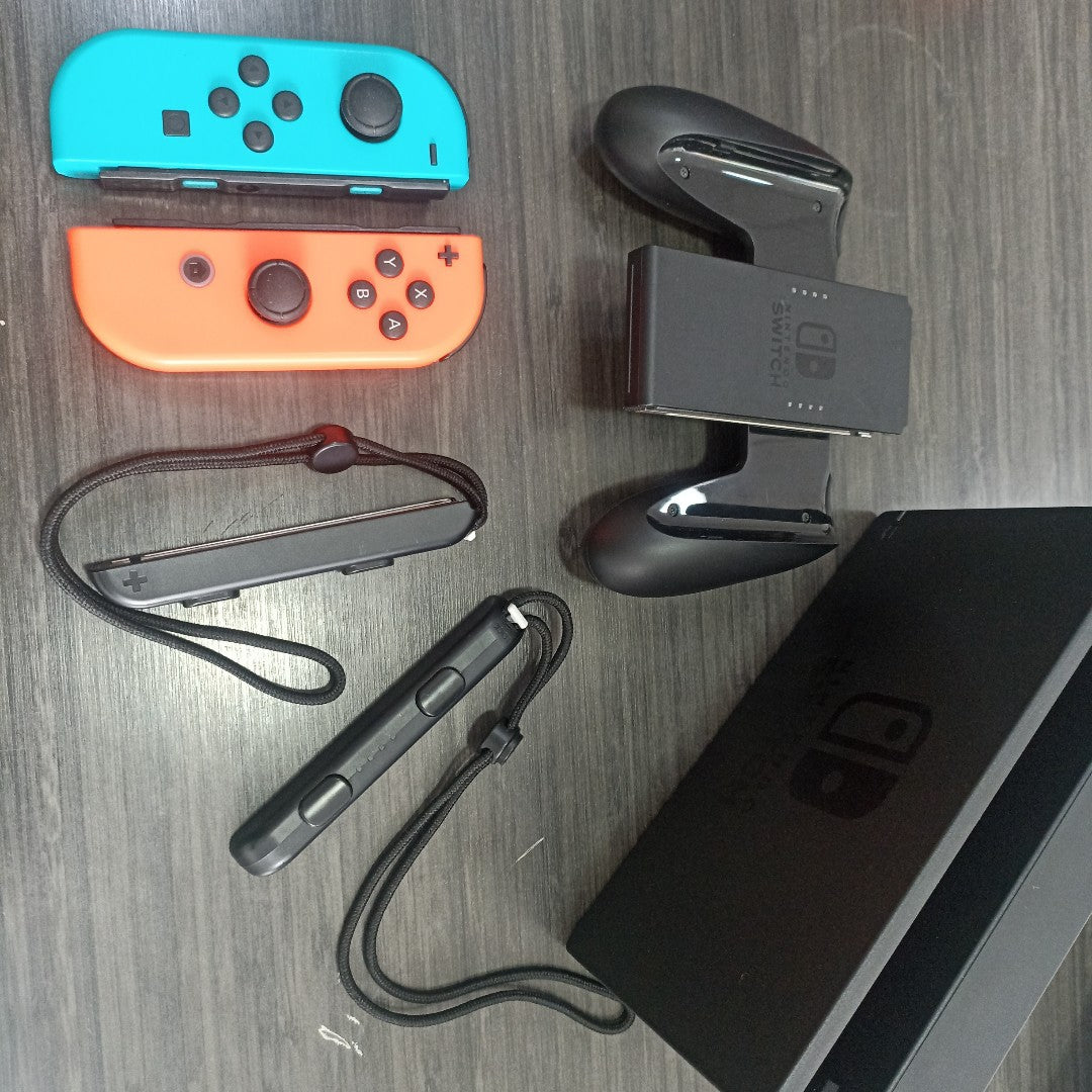 CONSOLA DE VIDEOJUEGO NINTENDO SWITCH 32 GB (SEMINUEVO)