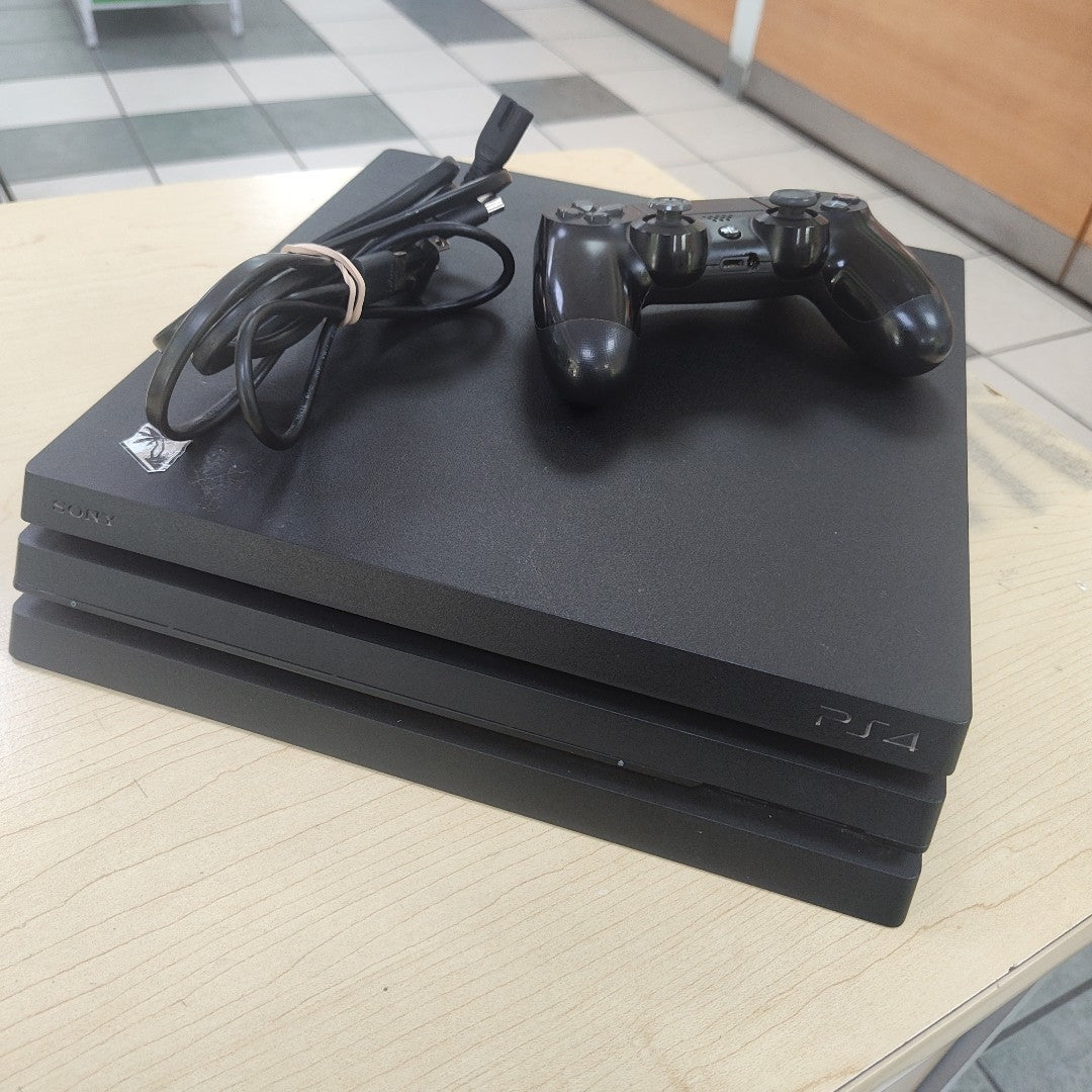CONSOLA DE VIDEOJUEGO SONY PS4 PRO 1 TB (SEMINUEVO)