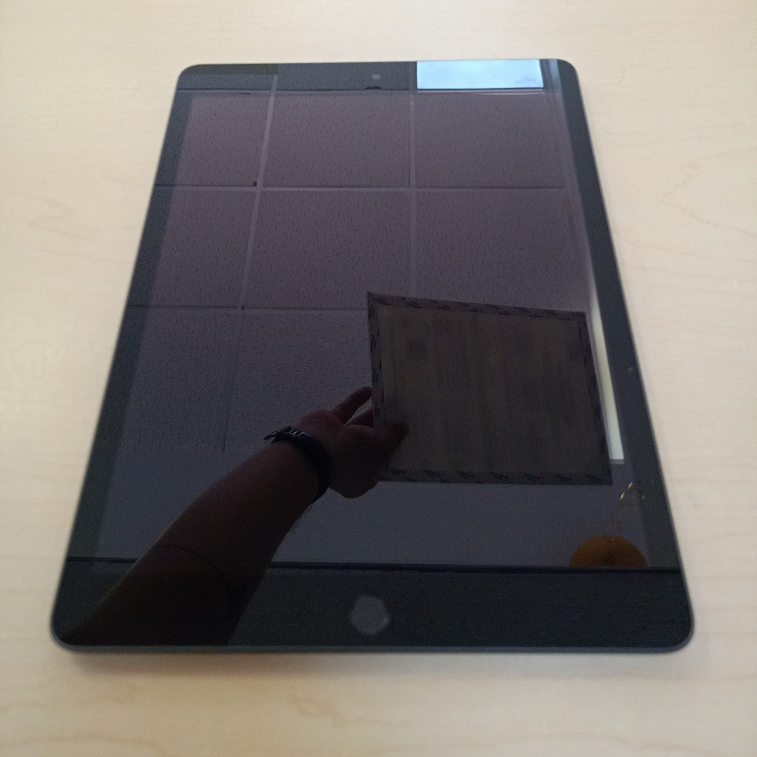 TABLETA APPLE IPAD 9 A2602 64 GB 3 GB RAM (SEMINUEVO)