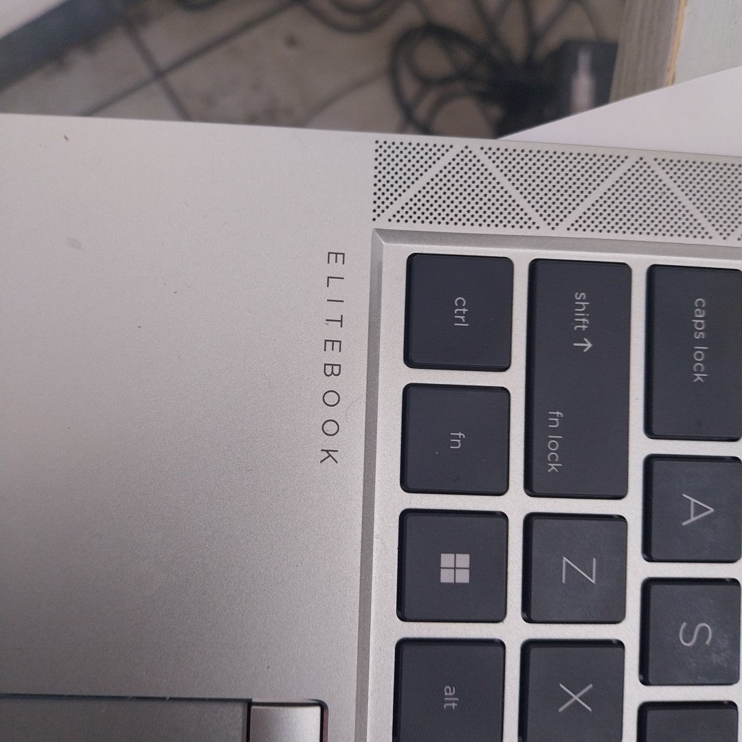 LAPTOP HP ELITEBOOK 845 G8 (2022) 256 GB SSD 16 GB RAM (SEMINUEVO)