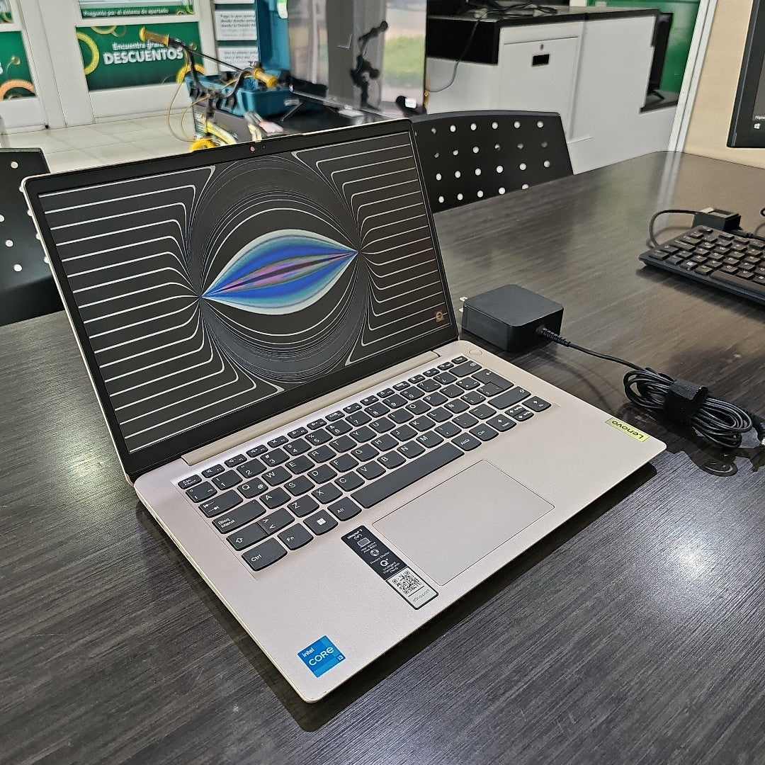 LAPTOP LENOVO IDEAPAD 3 14ITL6 (2023) 1 TB + 256 GB SSD 8 GB RAM (SEMINUEVO)