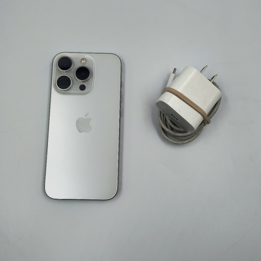 CELULAR APPLE IPHONE 15 PRO A3101 256 GB 8 GB RAM (SEMINUEVO)