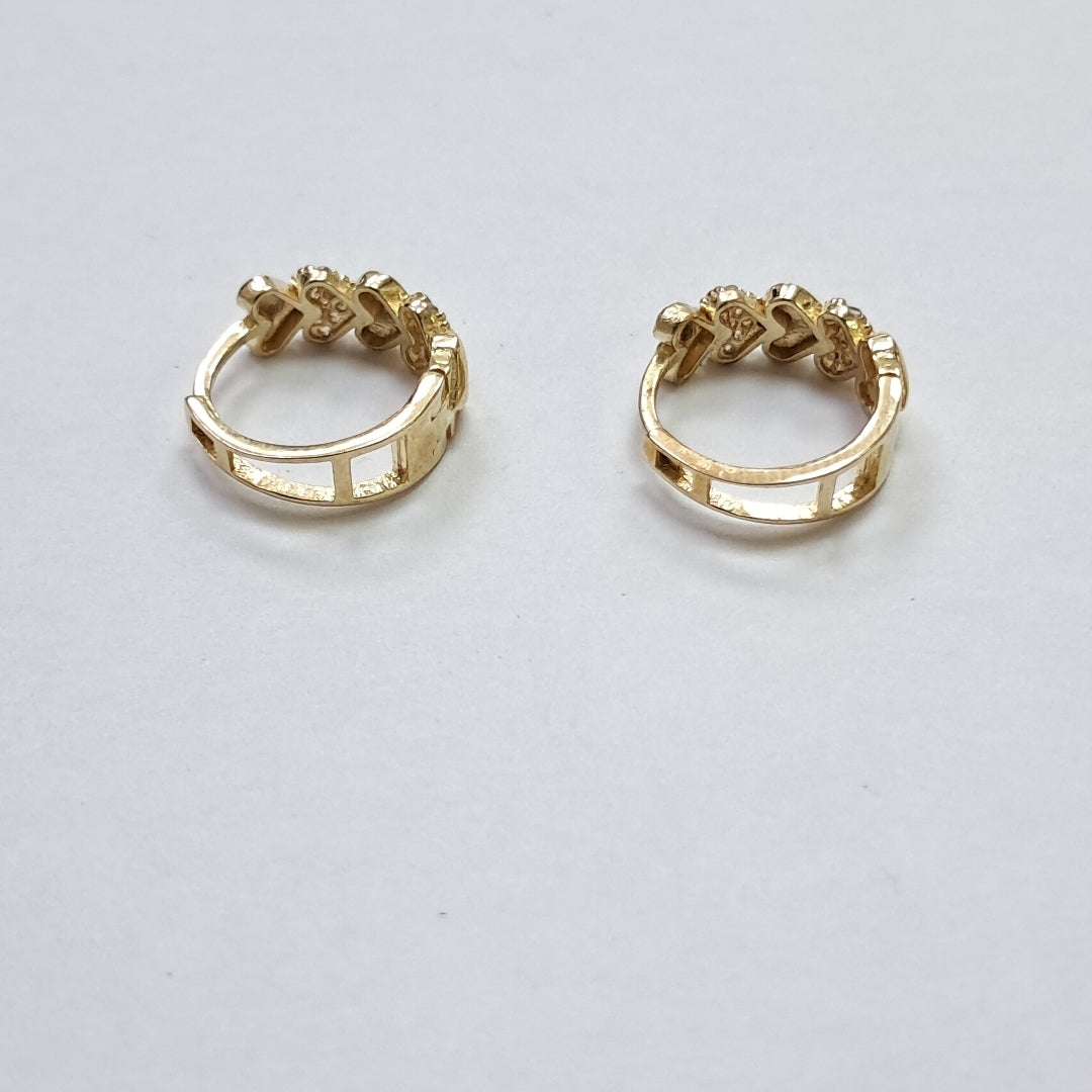 HUGGIES ORO 14K 2.7 (NUEVO)