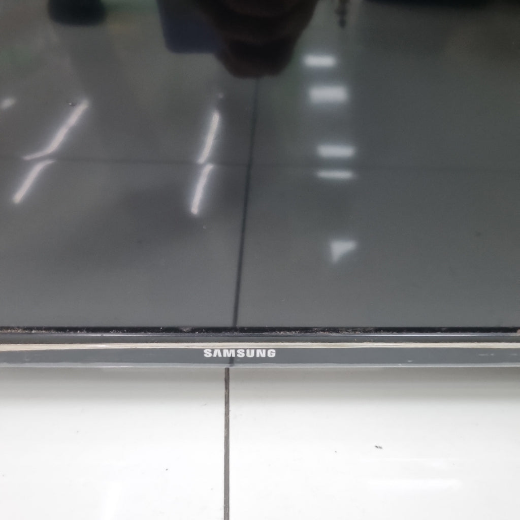 PANTALLA SAMSUNG UN32T4300AF (2020) 32" LED HD (SEMINUEVO)