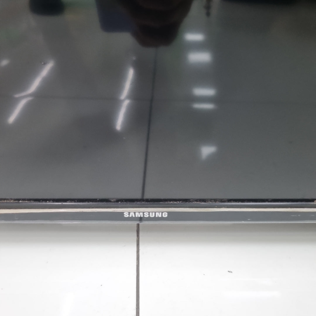 PANTALLA SAMSUNG UN32T4300AF (2020) 32" LED HD (SEMINUEVO)