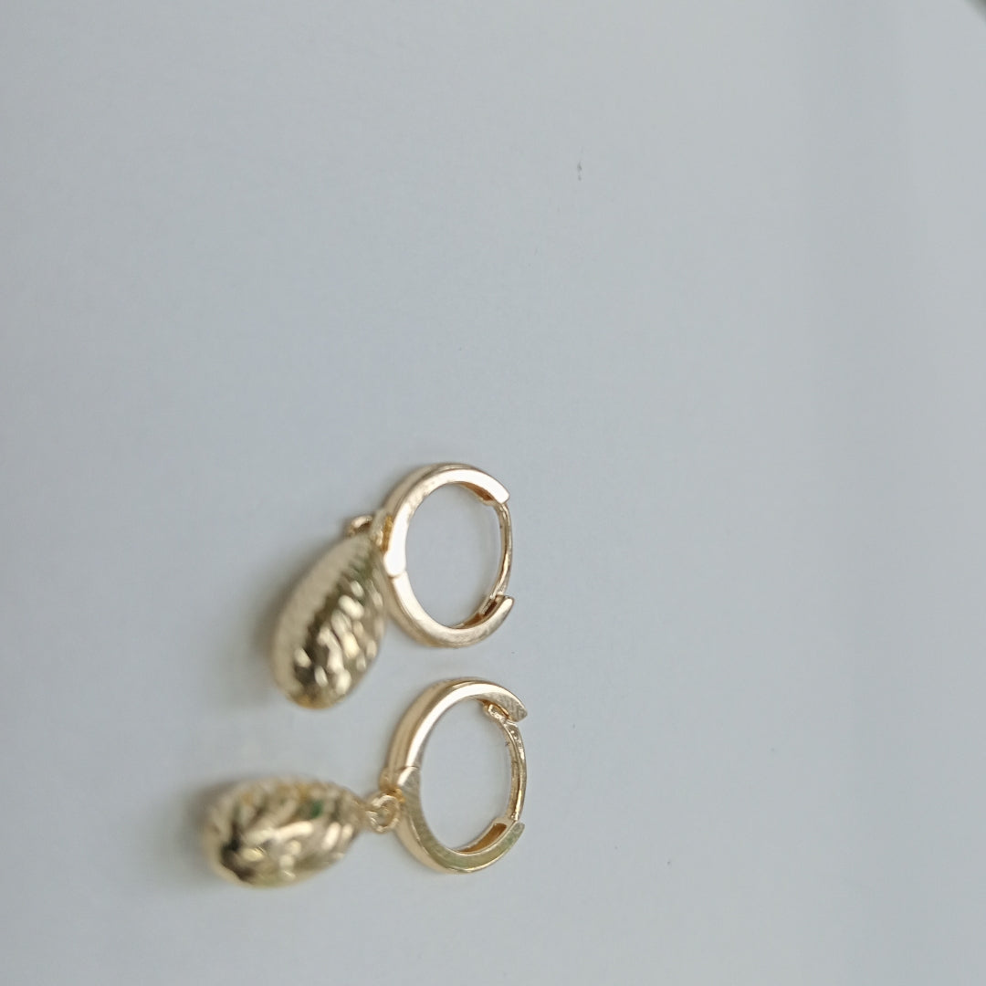HUGGIES ORO 14K 1.5 (NUEVO)