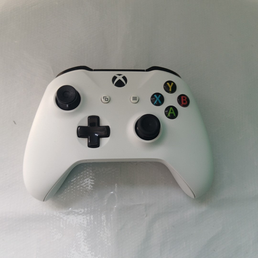 CONSOLA DE VIDEOJUEGO MICROSOFT XBOX ONE S 1 TB (SEMINUEVO)
