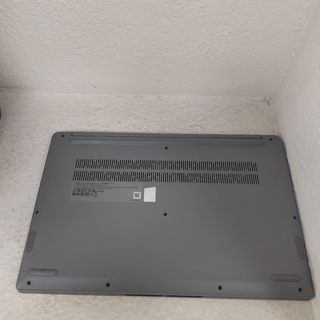 LAPTOP LENOVO IDEAPAD 1 15IGL7 (2024) 256 GB SSD 8 GB RAM (SEMINUEVO)