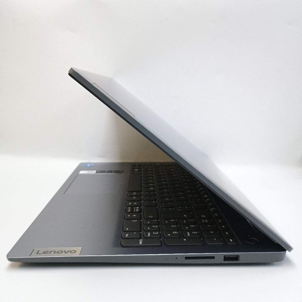 LAPTOP LENOVO IDEAPAD SLIM 3 15IAH8 (2024) 512 GB SSD 8 GB RAM (SEMINUEVO)