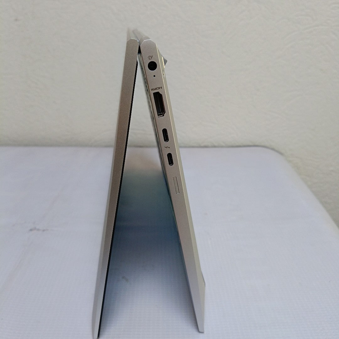 LAPTOP HP ELITEBOOK 840 G8 (2023) 256 GB SSD 16 GB RAM (SEMINUEVO)