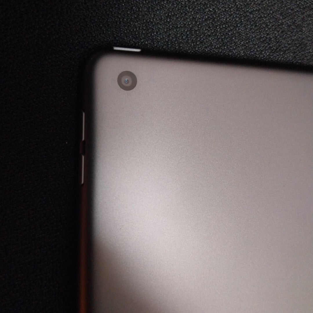 TABLETA APPLE IPAD 9 A2602 64 GB 3 GB RAM (SEMINUEVO)