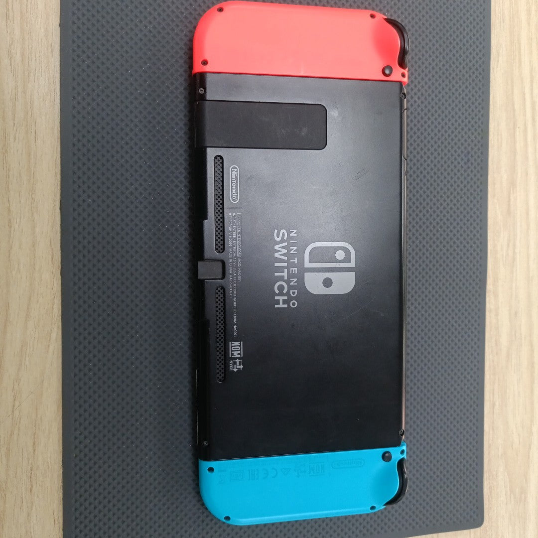 CONSOLA DE VIDEOJUEGO NINTENDO SWITCH 32 GB (SEMINUEVO)