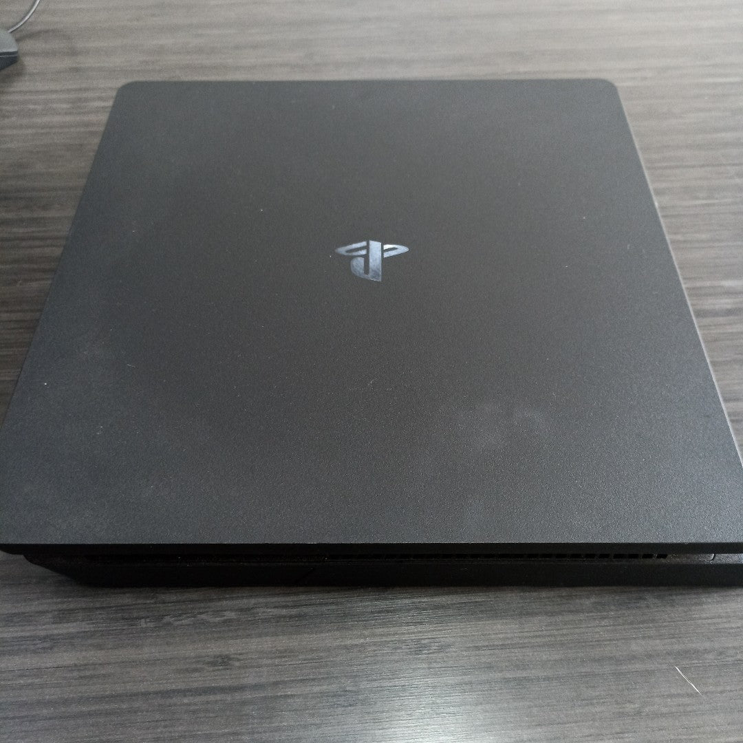 CONSOLA DE VIDEOJUEGO SONY PS4 SLIM 1 TB (SEMINUEVO)