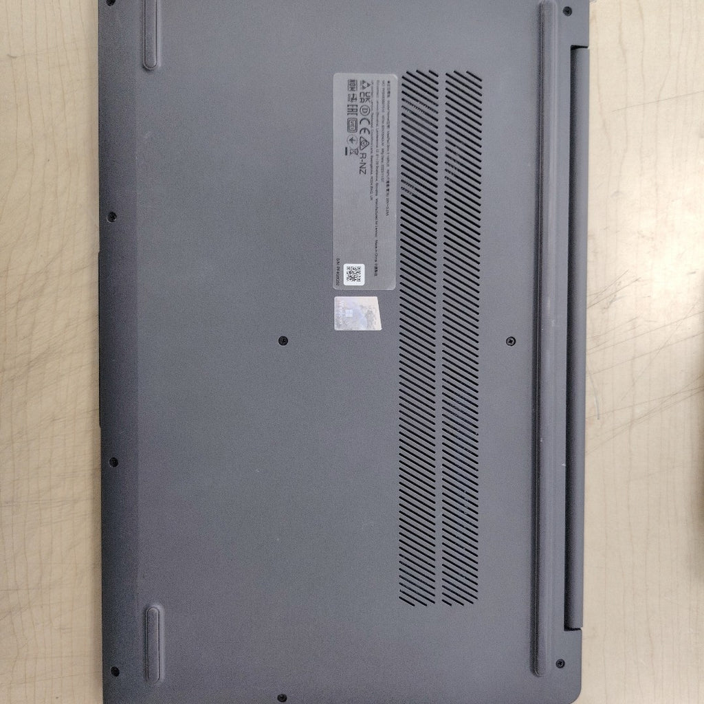 LAPTOP LENOVO IDEAPAD SLIM 3 15IRU8 (2023) 512 GB SSD 8 GB RAM (SEMINUEVO)