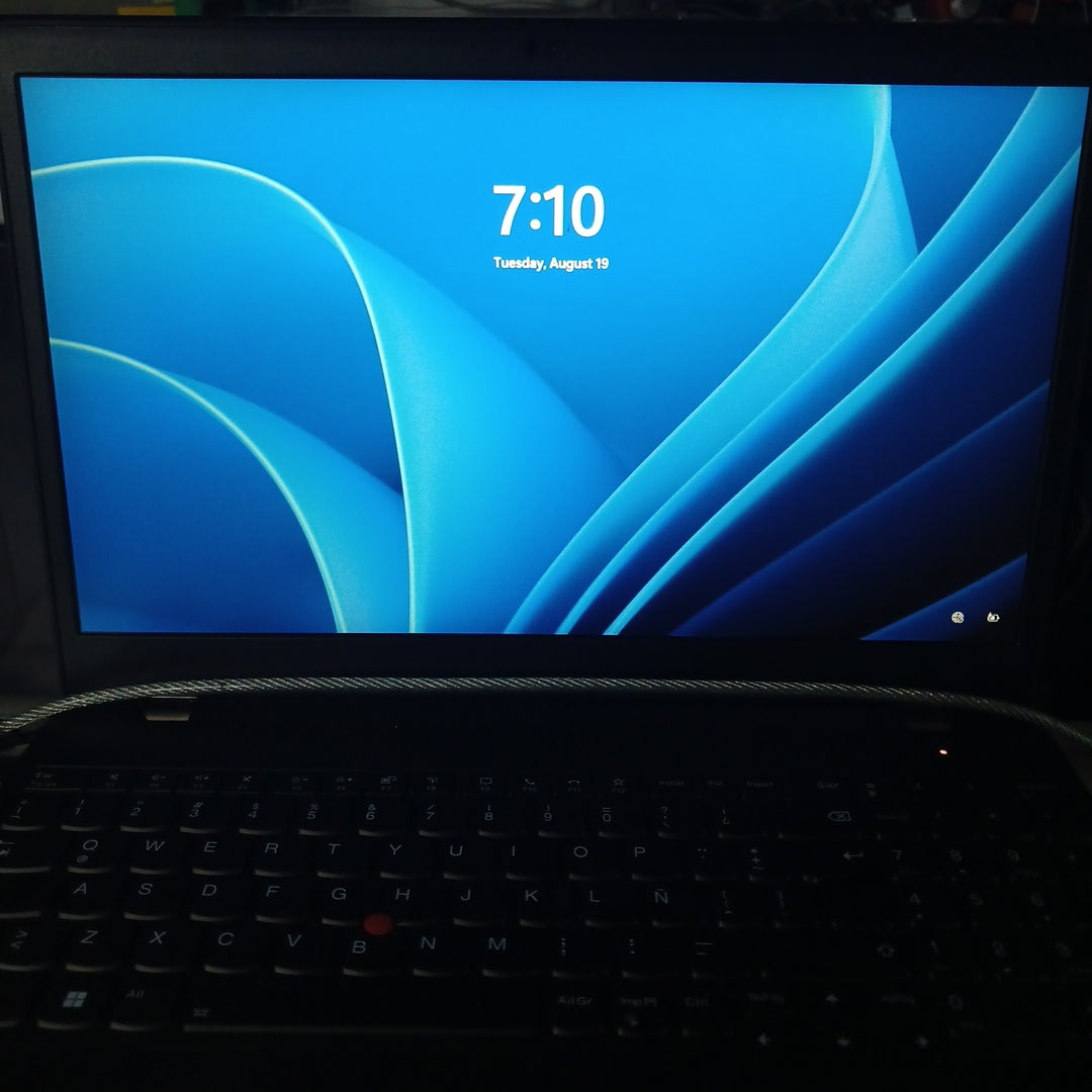 LAPTOP LENOVO THINKPAD P15V GEN 3 (2023) 2 TB SSD 32 GB RAM (SEMINUEVO)