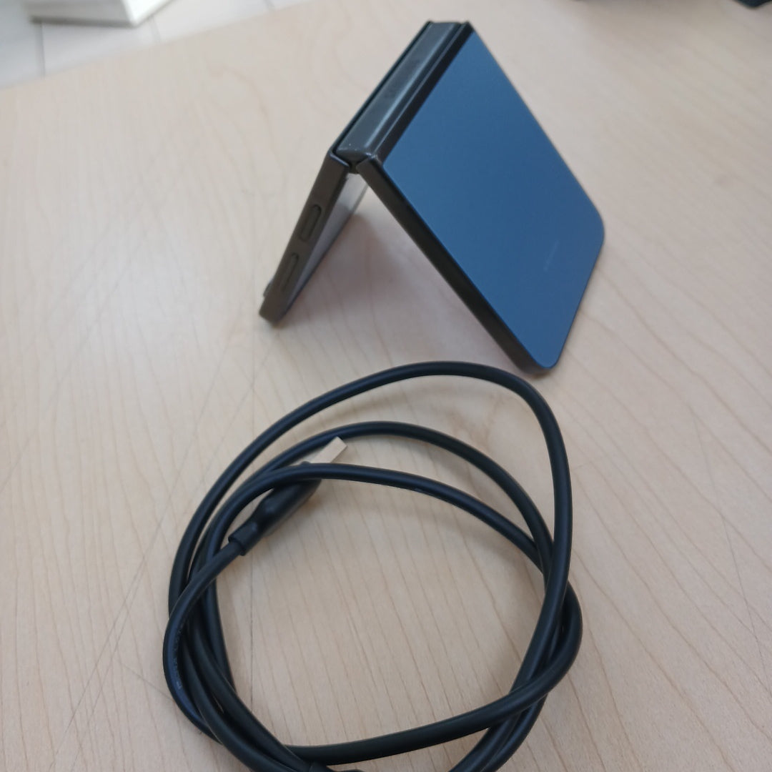 CELULAR SAMSUNG GALAXY Z FLIP 5 SM-F731U1 (2023) 256 GB 8 GB RAM (SEMINUEVO)