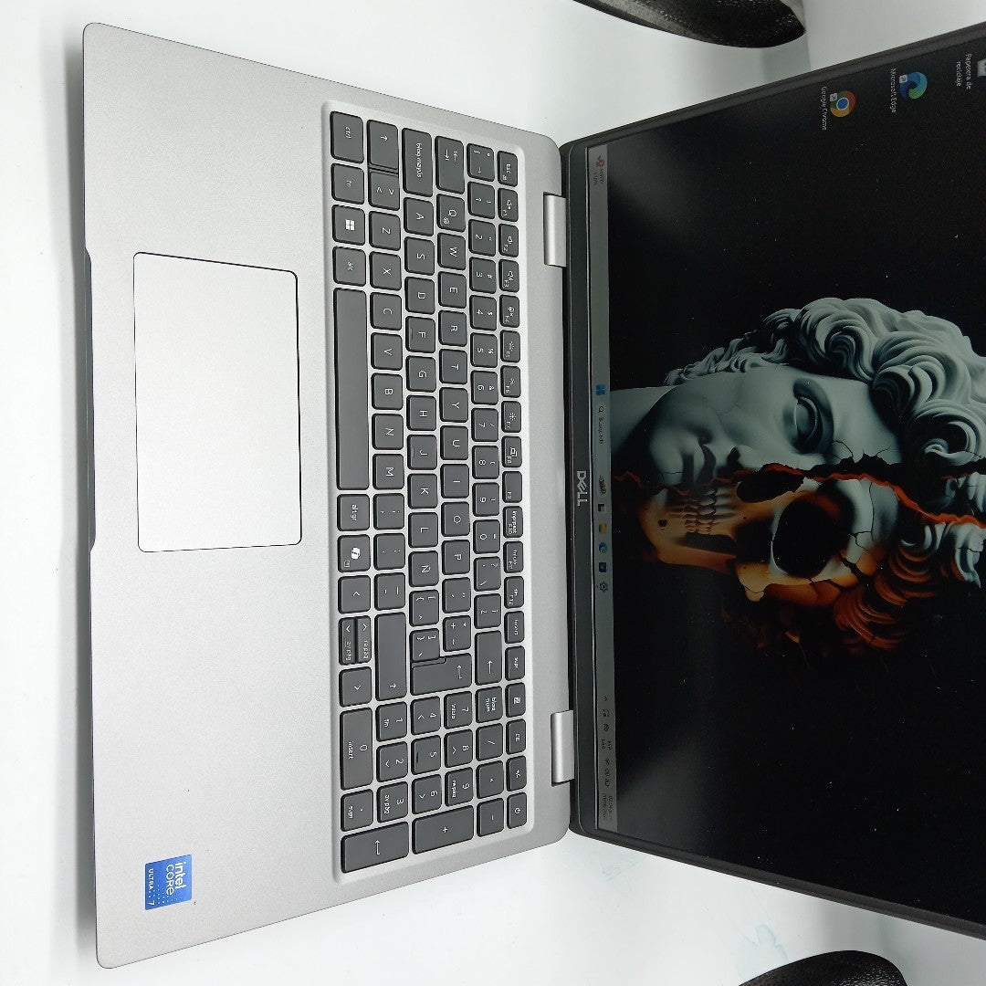 LAPTOP DELL LATITUDE 5550 (2024) 512 GB SSD 32 GB RAM (SEMINUEVO)