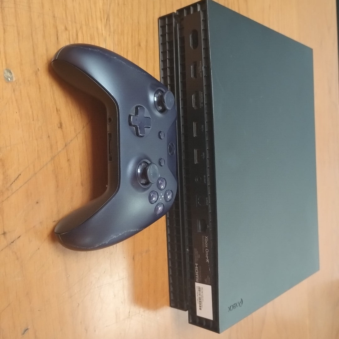 CONSOLA DE VIDEOJUEGO MICROSOFT XBOX ONE X 1 TB (SEMINUEVO)