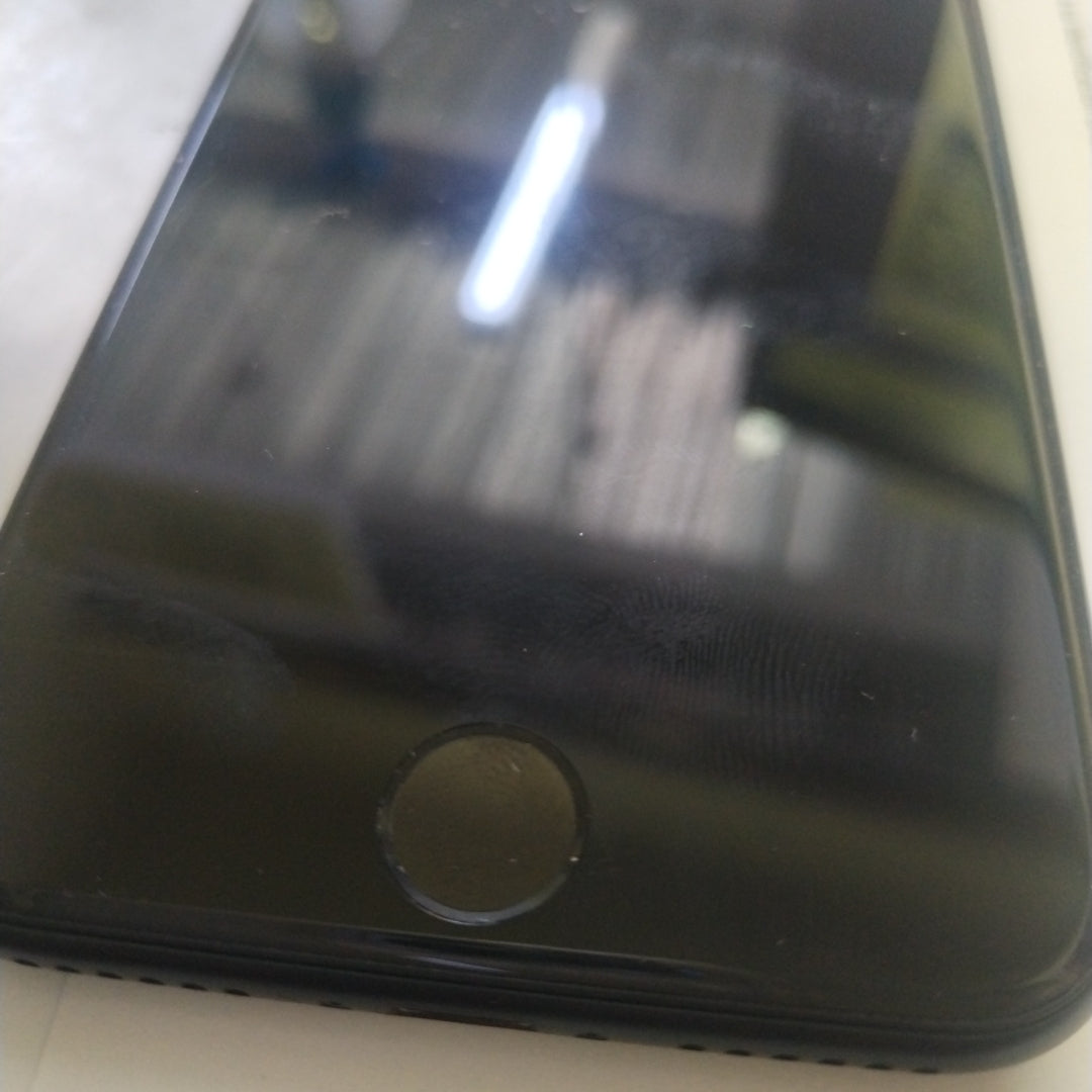 CELULAR APPLE IPHONE SE 3 A2595 64 GB 4 GB RAM (SEMINUEVO)
