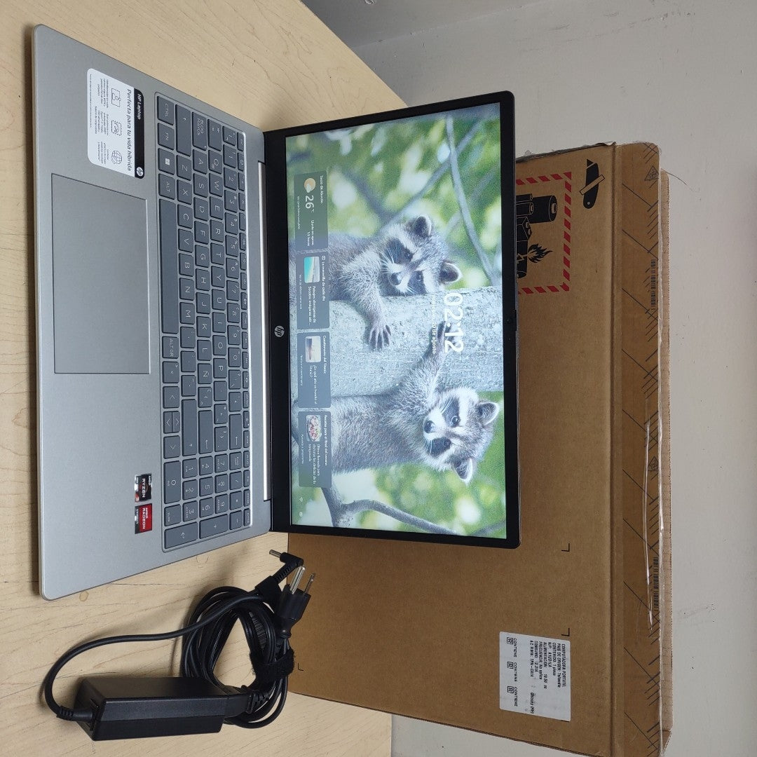 LAPTOP HP 15-FC0043LA (2024) 512 GB SSD 8 GB RAM (SEMINUEVO)