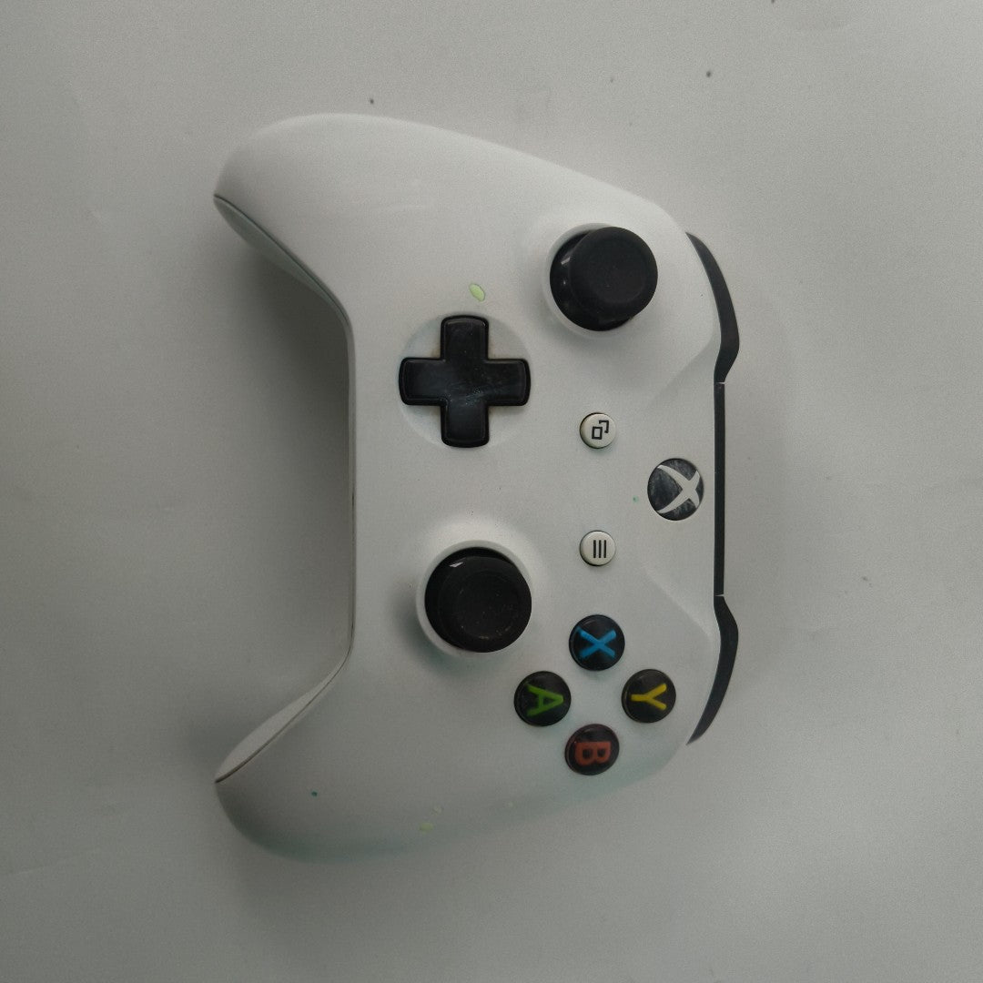 CONSOLA DE VIDEOJUEGO MICROSOFT XBOX ONE S 1 TB (SEMINUEVO)