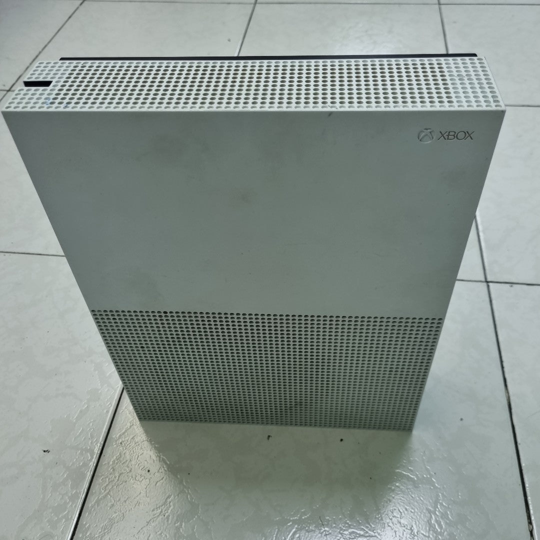 CONSOLA DE VIDEOJUEGO MICROSOFT XBOX ONE S 1 TB (SEMINUEVO)