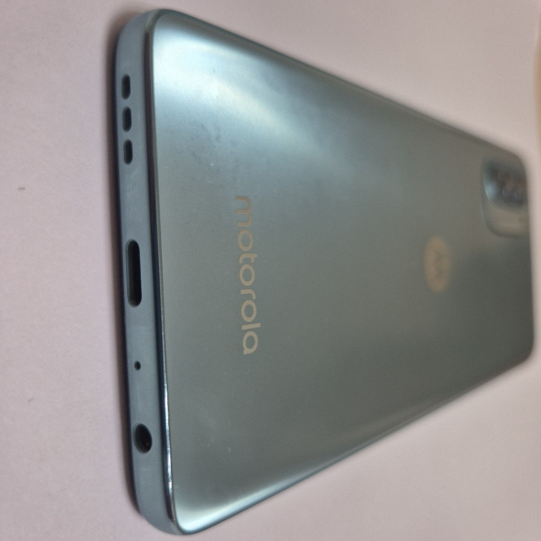 CELULAR MOTOROLA MOTO G62 5G XT2223-2 128 GB 4 GB RAM (SEMINUEVO)