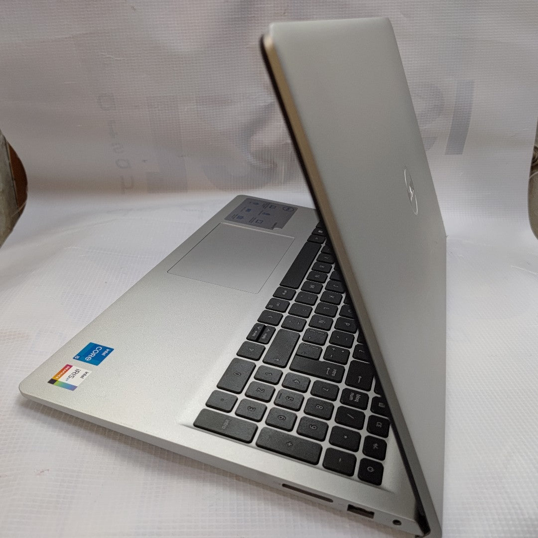 LAPTOP DELL VOSTRO 15 3530 (2023) 512 GB SSD 16 GB RAM